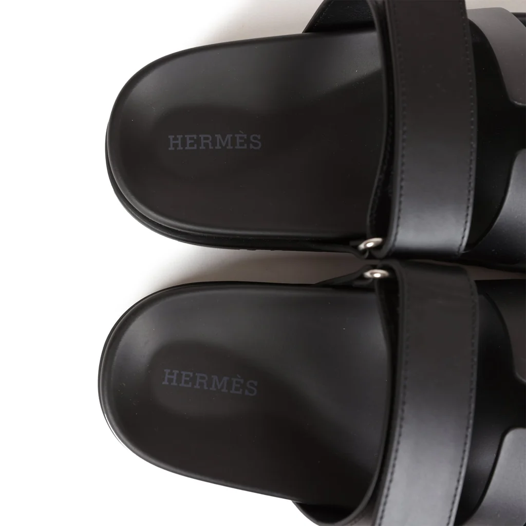NEW HERMÈS CHYPRE SANDAL BLACK