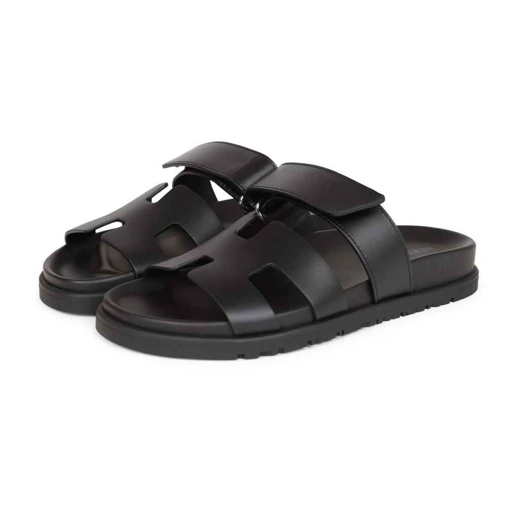 NEW HERMÈS CHYPRE SANDAL BLACK