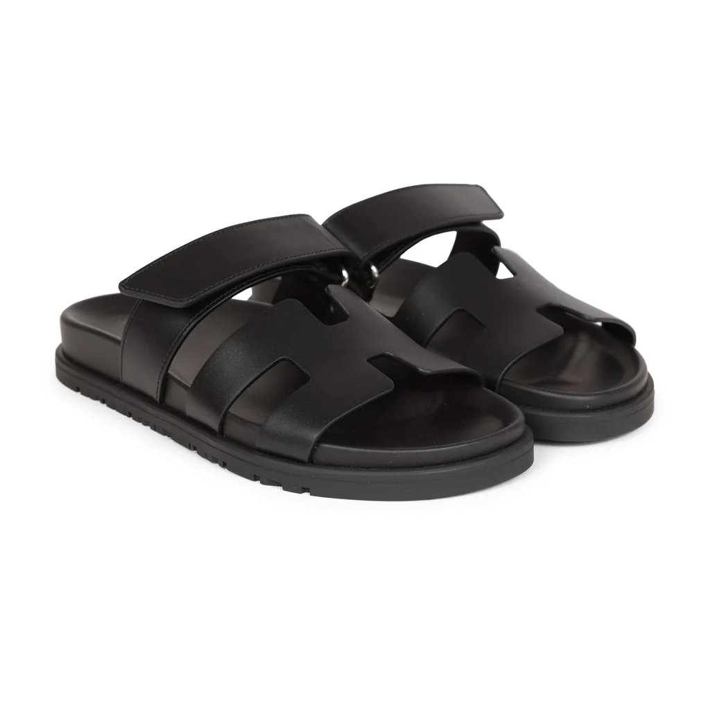 NEW HERMÈS CHYPRE SANDAL BLACK