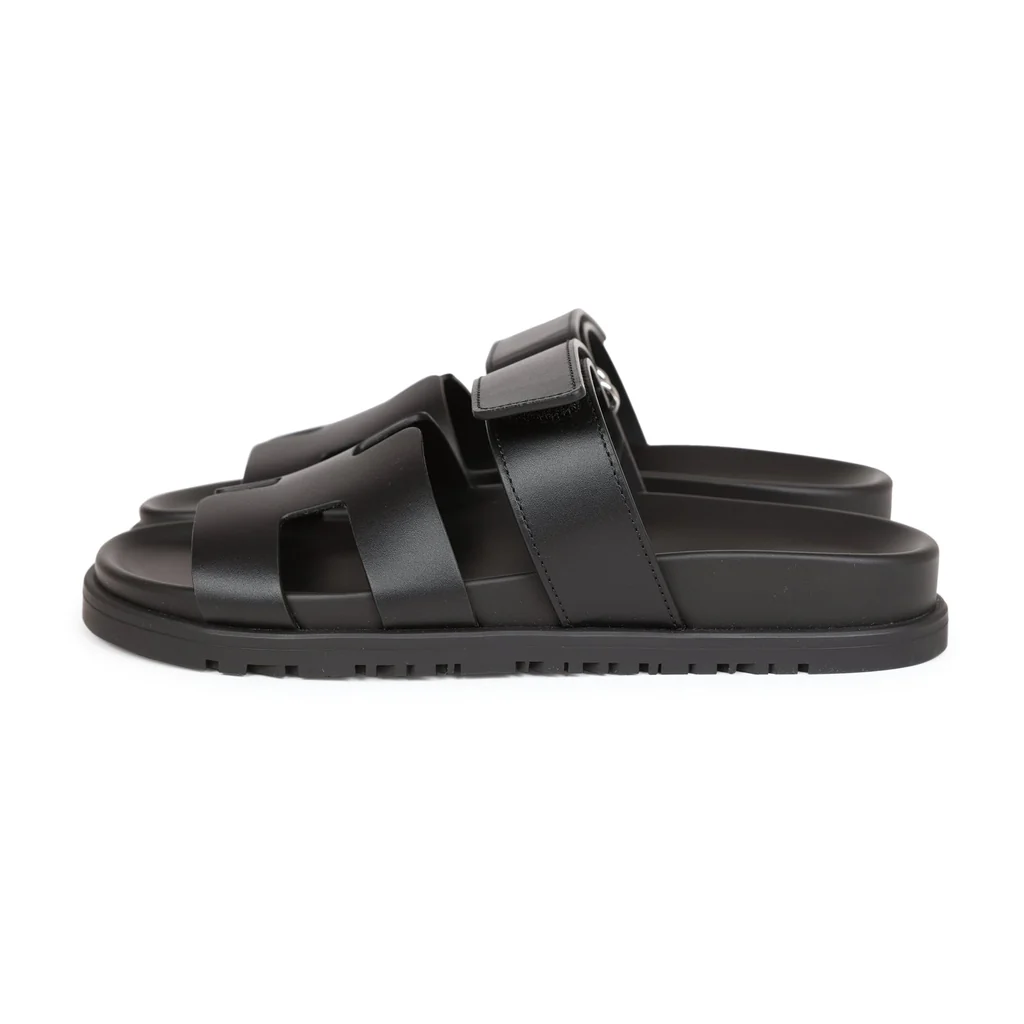 NEW HERMÈS CHYPRE SANDAL BLACK