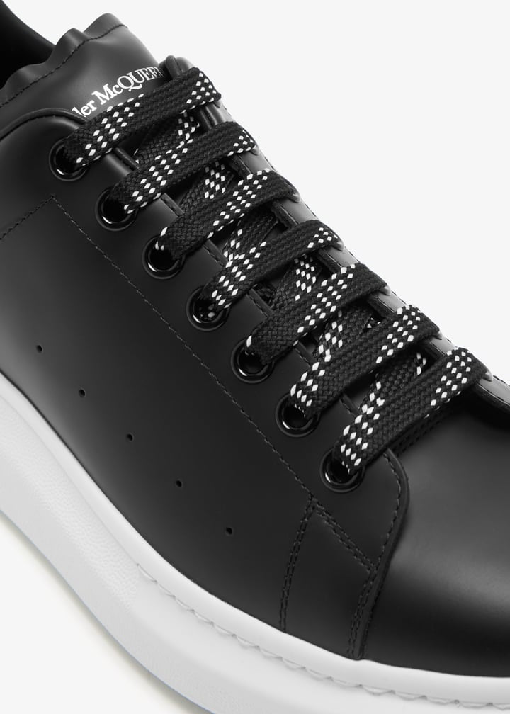 MCQUEEN
Oversized sneakers