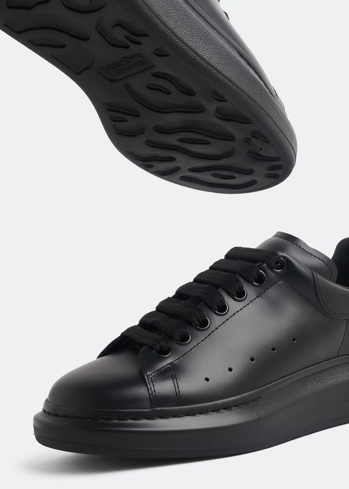 MCQUEEN
Oversized sneakers