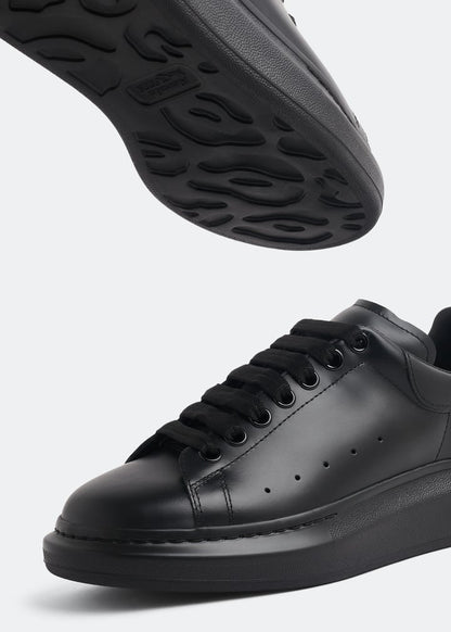 MCQUEEN
Oversized sneakers