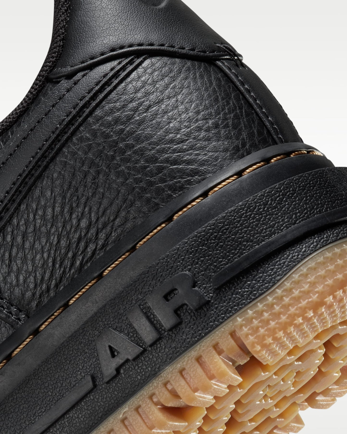 Nike Air Force 1 Luxe