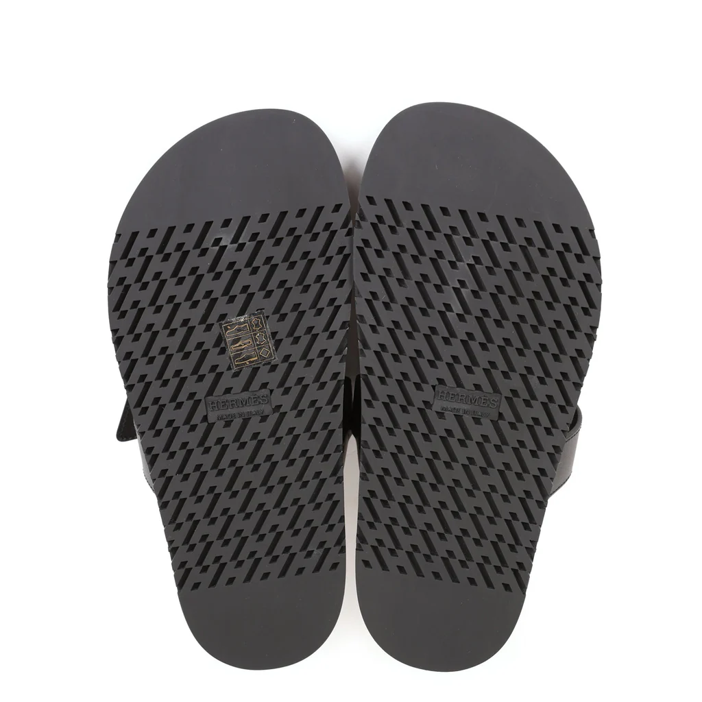 NEW HERMÈS CHYPRE SANDAL BLACK