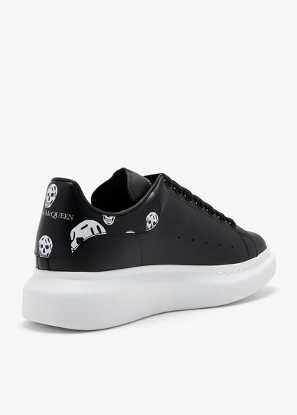 MCQUEEN
Oversized sneakers